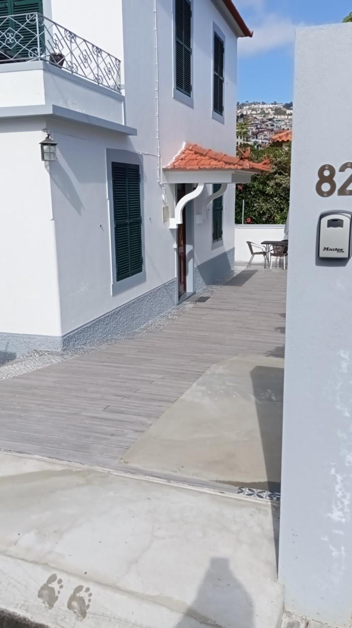Bus Stop House 82 Фуншал Екстериор снимка